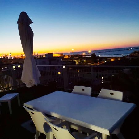 La Terrazza Apartman Falconara Marittima Kültér fotó