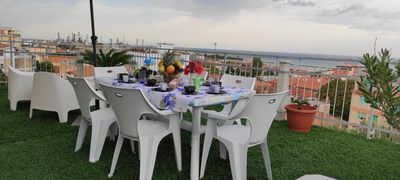 La Terrazza Apartman Falconara Marittima Kültér fotó