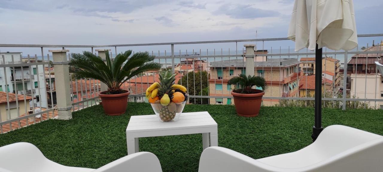 La Terrazza Apartman Falconara Marittima Kültér fotó