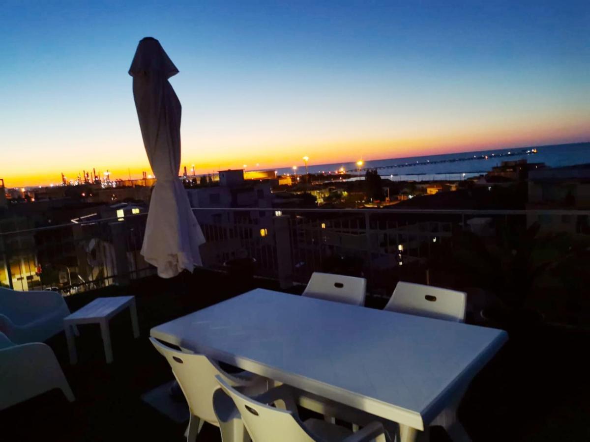 La Terrazza Apartman Falconara Marittima Kültér fotó
